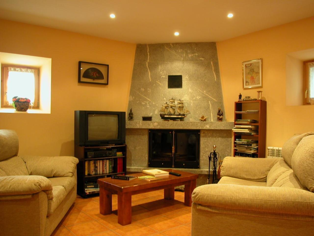 Casa Rural Ornat Etxea Vidangoz Екстер'єр фото